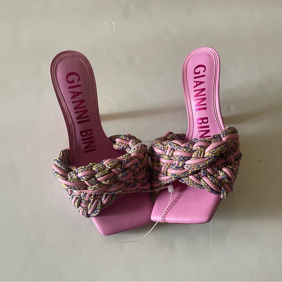 Women’s Corded Woven Leather Square Toe Sandals - Picture 4 of 8